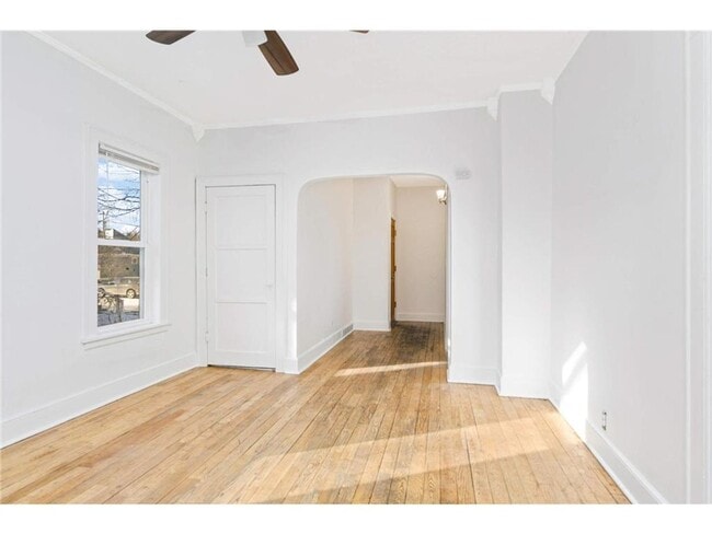 Photo - 32 Douglas St Unit Lower