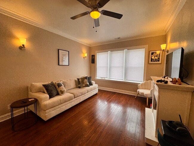 Photo - 2833 W 66th St Unidad 2