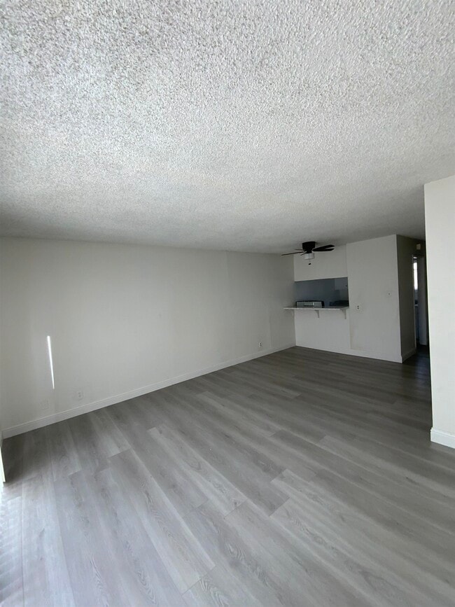 Photo - 461 Corte Arango