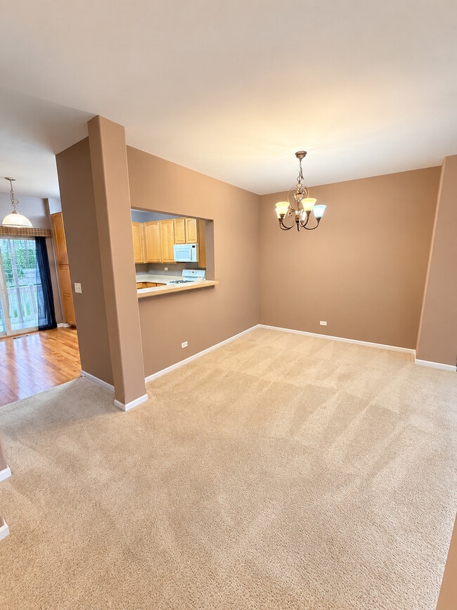 527 Cary Woods Cir