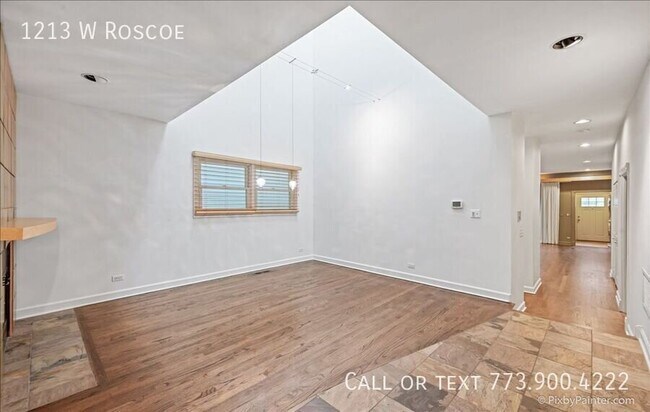 1213 W Roscoe St