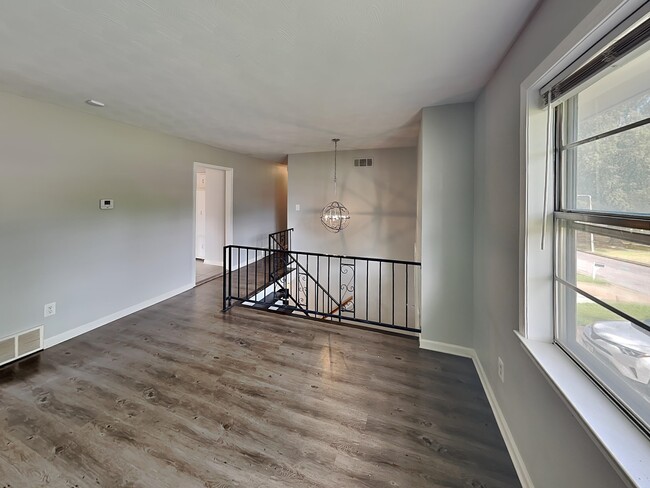 Photo - 668 Brakebill Ave