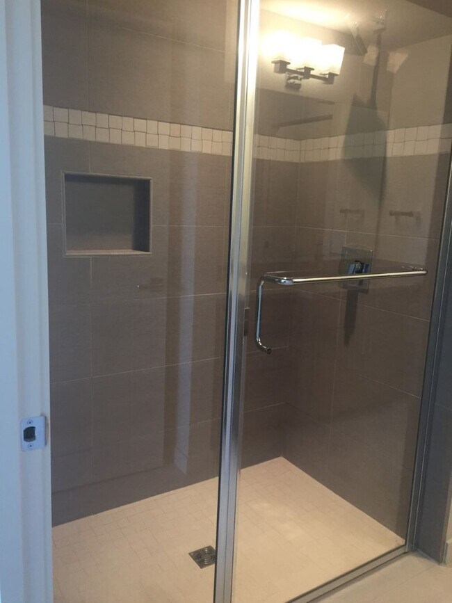 Photo - Newer & Beautiful 2bd/2bth condo in Ashland