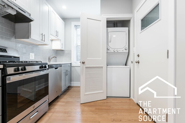 Photo - 1929 W Winona St Unit 1F