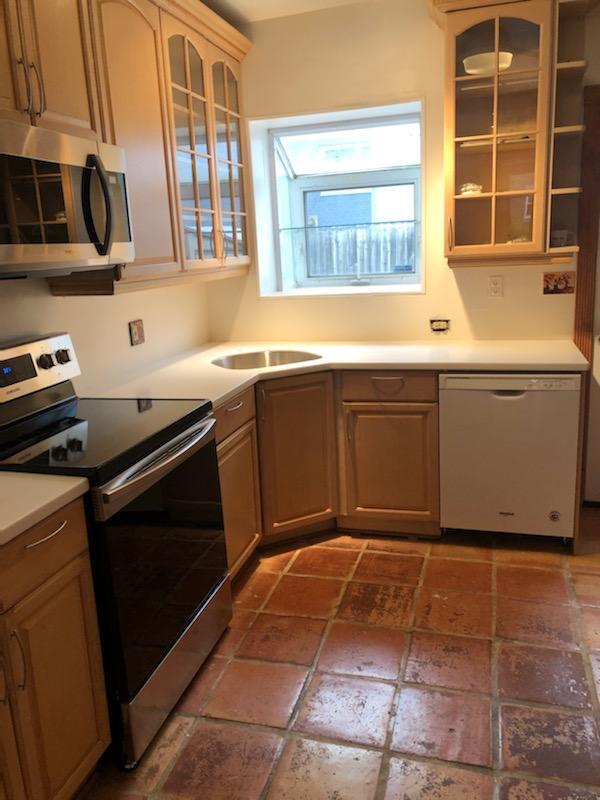 Kitchen - 1022 G St NE