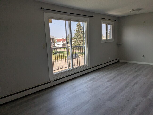 Photo - 5203-352 52 St Unit 301