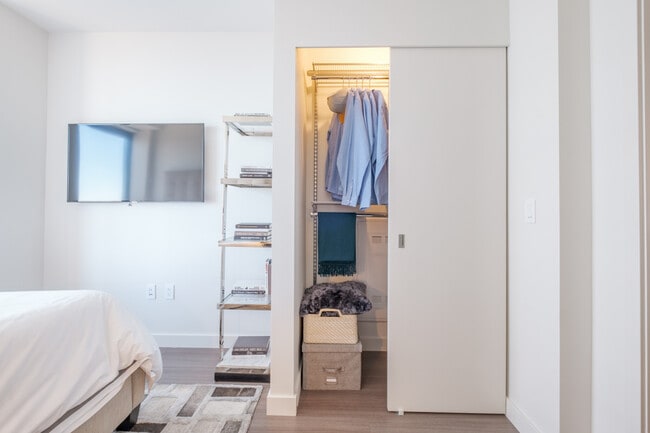 Photo - 1232 S Indiana Ave