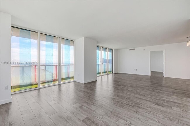 Photo - 50 Biscayne Blvd Unit 3902