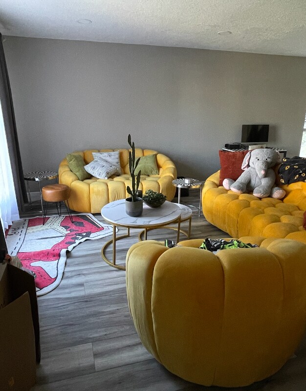 Photo - 10042 Ian St