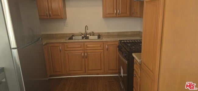 Photo - 2458 Normandie Ave Unit 2