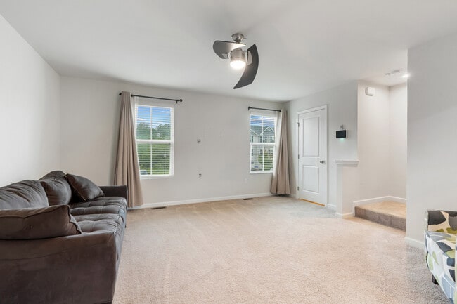 Photo - 130 Wye Oak Dr