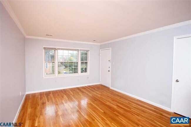 Photo - 2422 Barracks Pl Unit 3