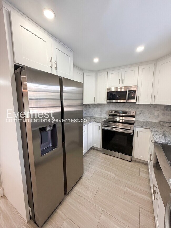 Photo - 13601 Frigate Ct Unidad Apartment M104
