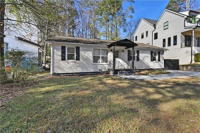 Photo - 1728 Wayland Cir NE