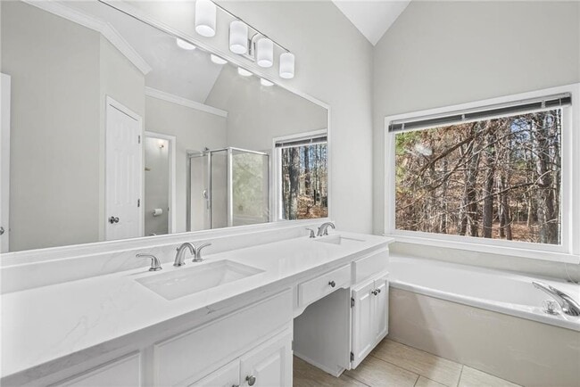 Photo - 1969 Seymour Dr NW