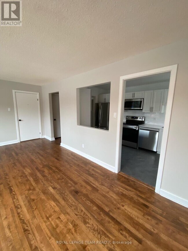 Photo - 228 Woodroffe Ave Unit 1