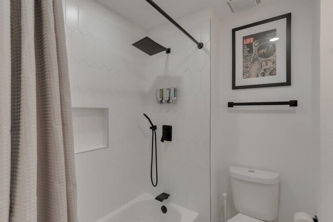 Building Photo - 6048 Holiday Ln Rental