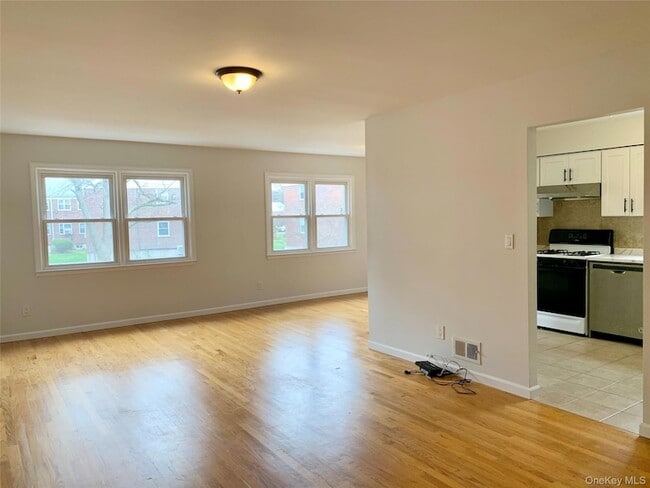 Photo - 1547 209th Street Unit 2 Floor Unidad 2 Floor