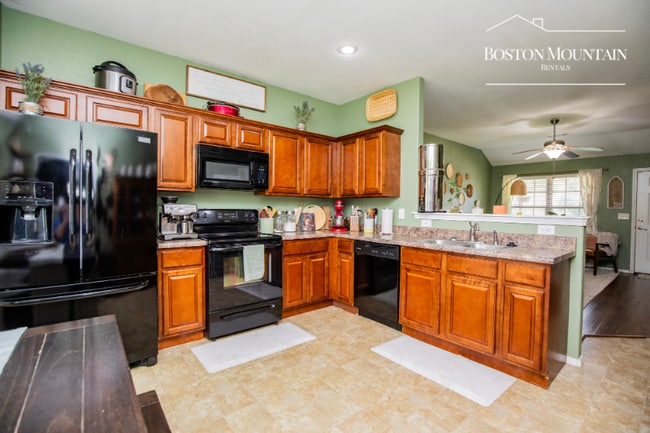 Photo - 1121 Apollo Dr