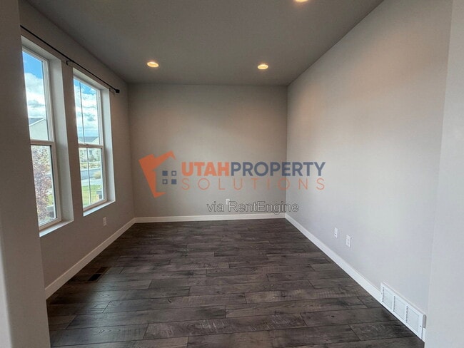12927 Twisted Oak Dr