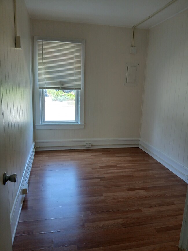 Oficina - 151 Weaver St Unidad 2