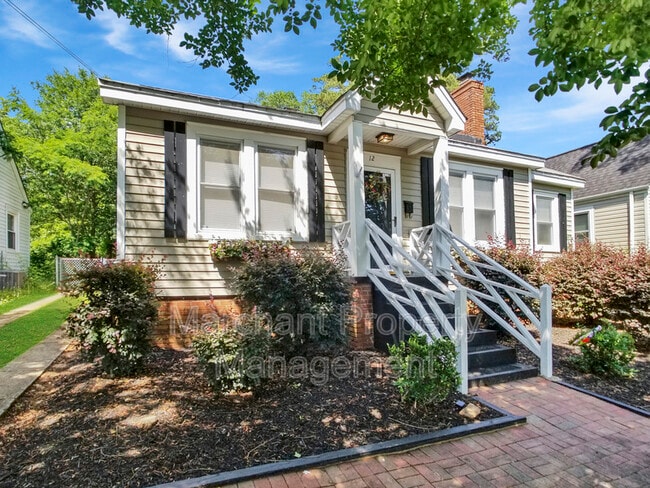 Building Photo - 12 Brookway Dr