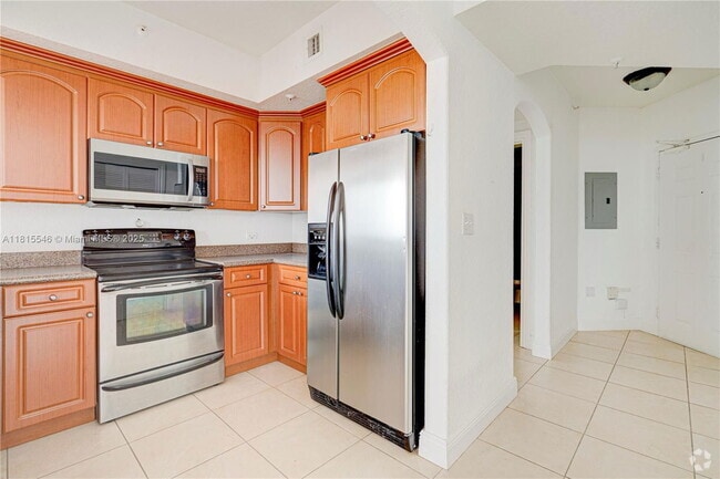 Building Photo - 2301 SW 27th Ave Unit 1400 Rental