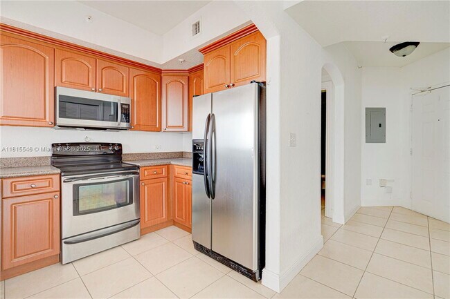 Building Photo - 2301 SW 27th Ave Unit 1400 Rental