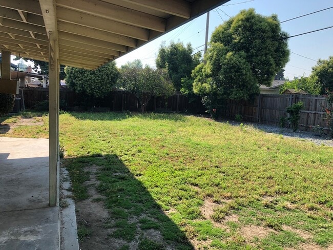 3349 W Tulare Ave