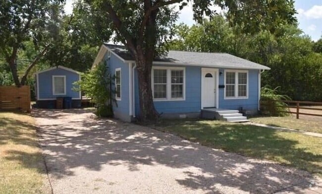 Building Photo - 305 W 55th 1/2 St Rental