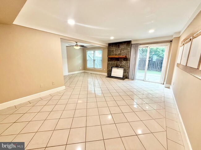 Photo - 5439 Richenbacher Ave