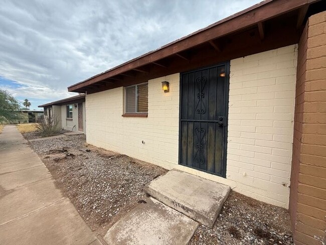 Building Photo - Townhome For Rent