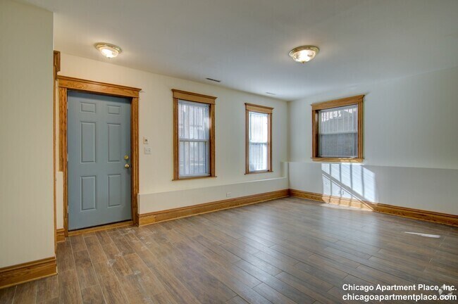 Building Photo - 1817 N Clybourn Ave Unit 1 Rental