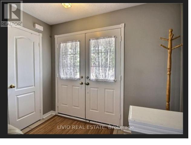 Photo - 55 Peachleaf Crescent