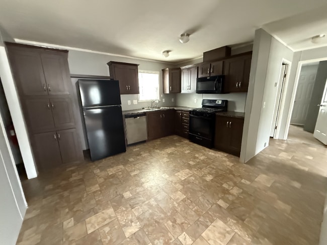 Photo - 47 W Manor St