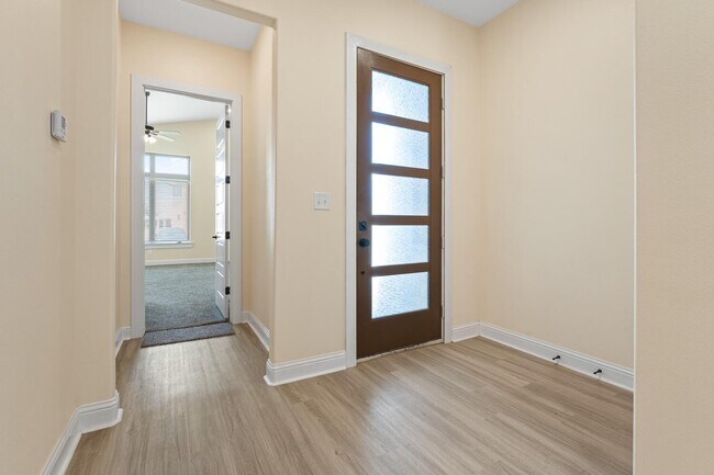 Photo - 48 Wilshire Blvd