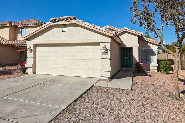 Building Photo - 12060 W Dahlia Dr