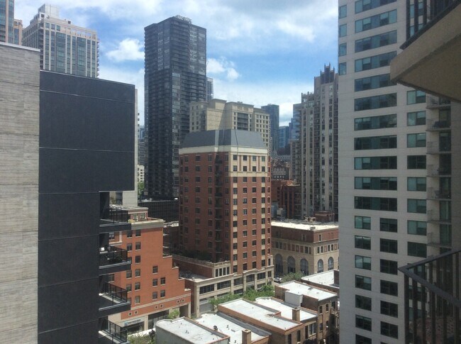 Photo - 70 W Huron St Unit 1404