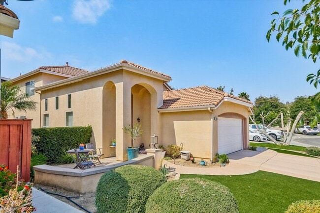 Building Photo - Welcome to this stunning 4-bedroom, 3-bath... Rental