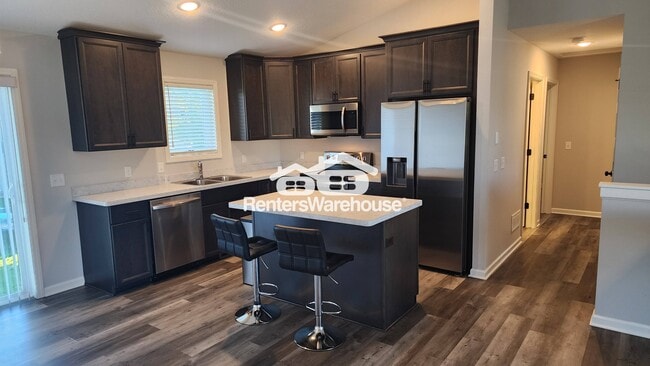 Photo - 1234 Rich River Way