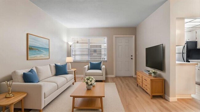 Building Photo - 1855 Plunkett St Unit 304 Rental