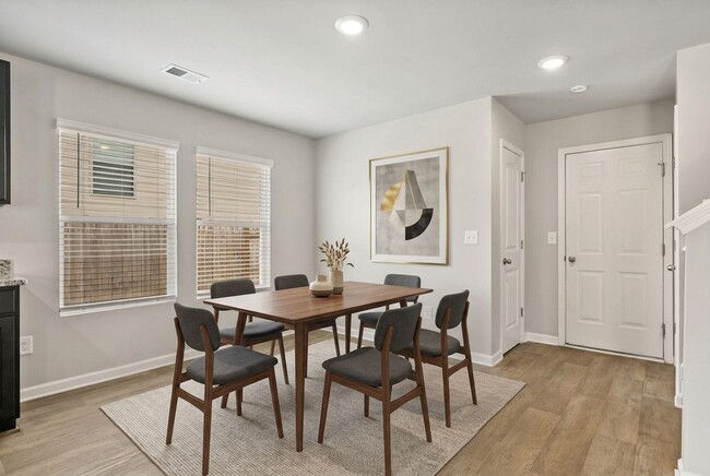 Photo - 105 Echline St