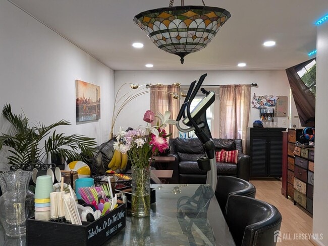 Photo - 2103 Timber Oaks Rd