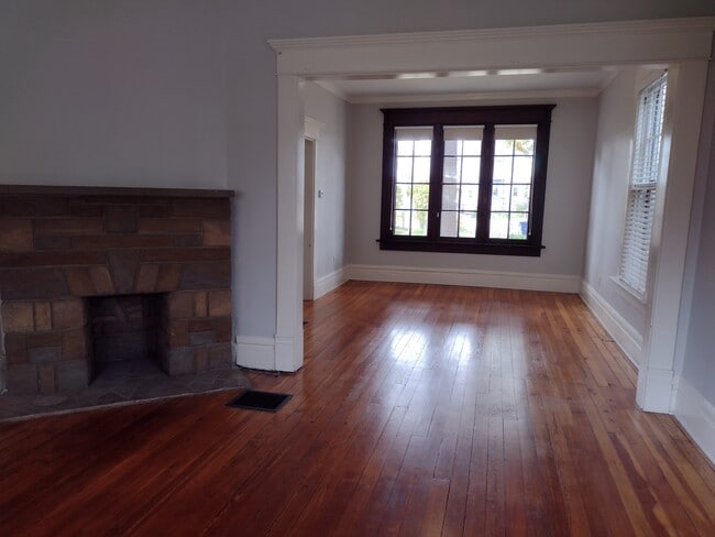 Photo - 1361 Hamlet St