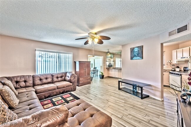 Photo - 5243 Orinda Ave