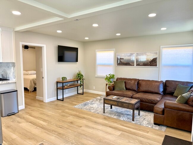 Photo - 4869 Inglewood Blvd