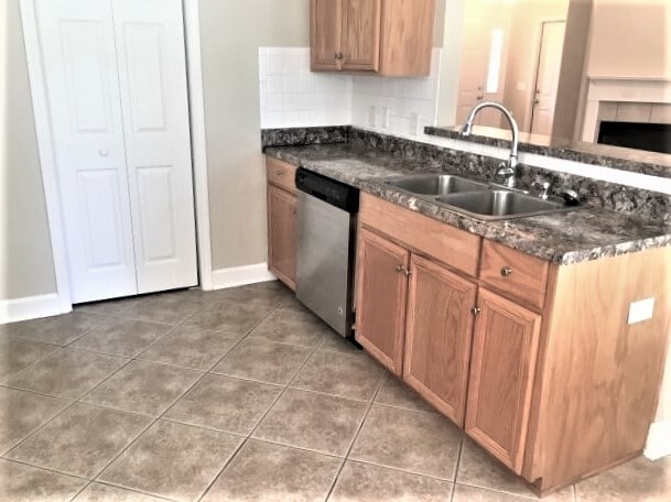 4 Oakmont Rd