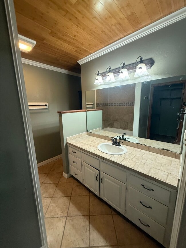 Photo - 3BD 2BA FLAT UPSTAIRS WITH HUGE BALCONY