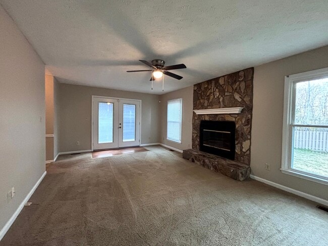 Photo - 1547 Londonderry Pl