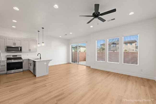 Photo - "Beautiful pet friendly 3-Bedroom, 2.5 Bat...